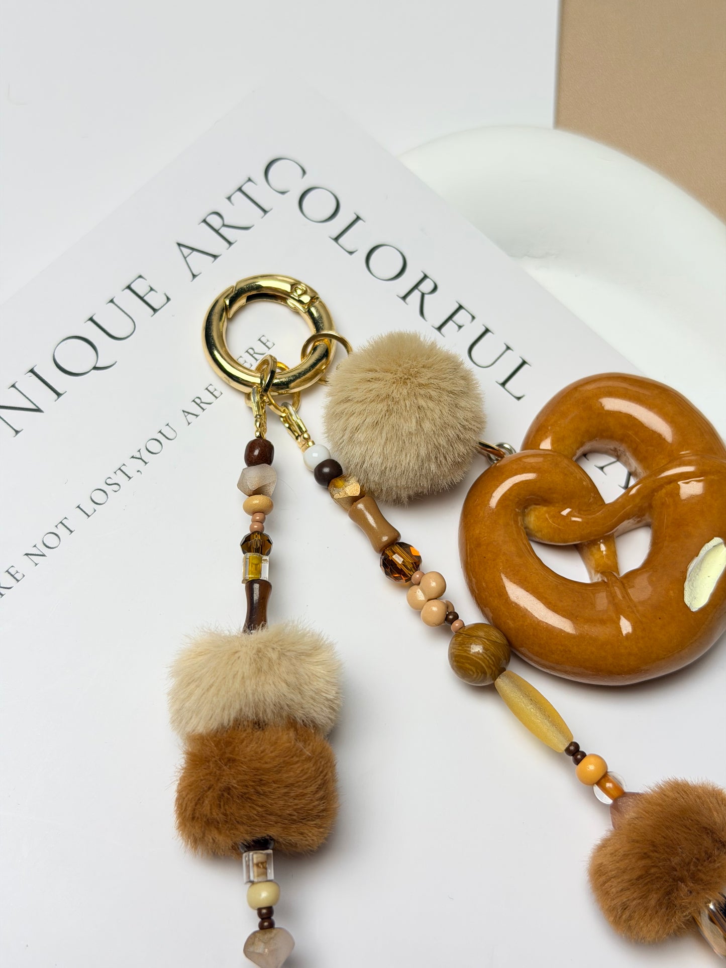 Caramel Cozy Phone Strap｜Knotive