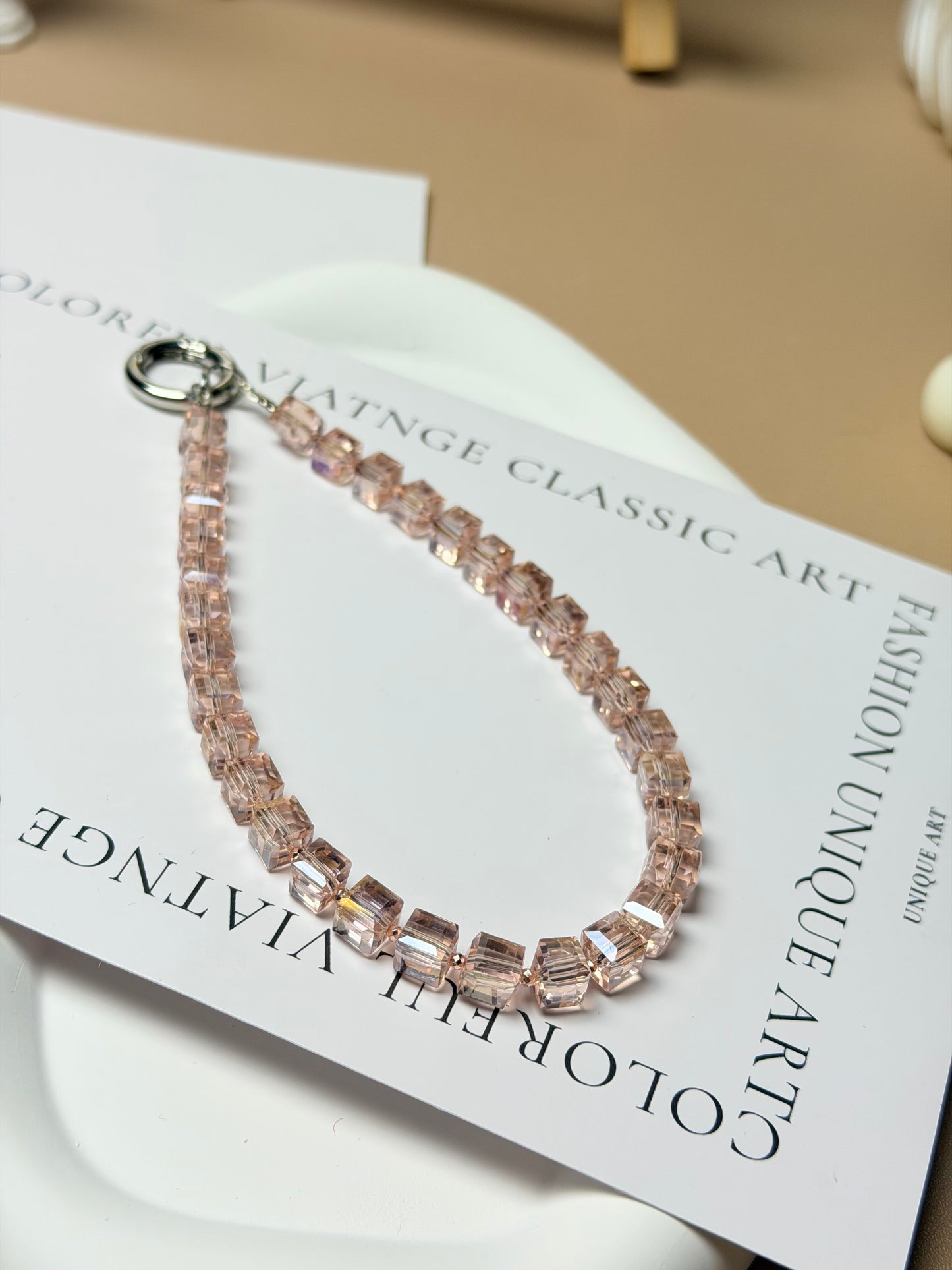 Pink Glow Beaded Phone Strap｜Knotive