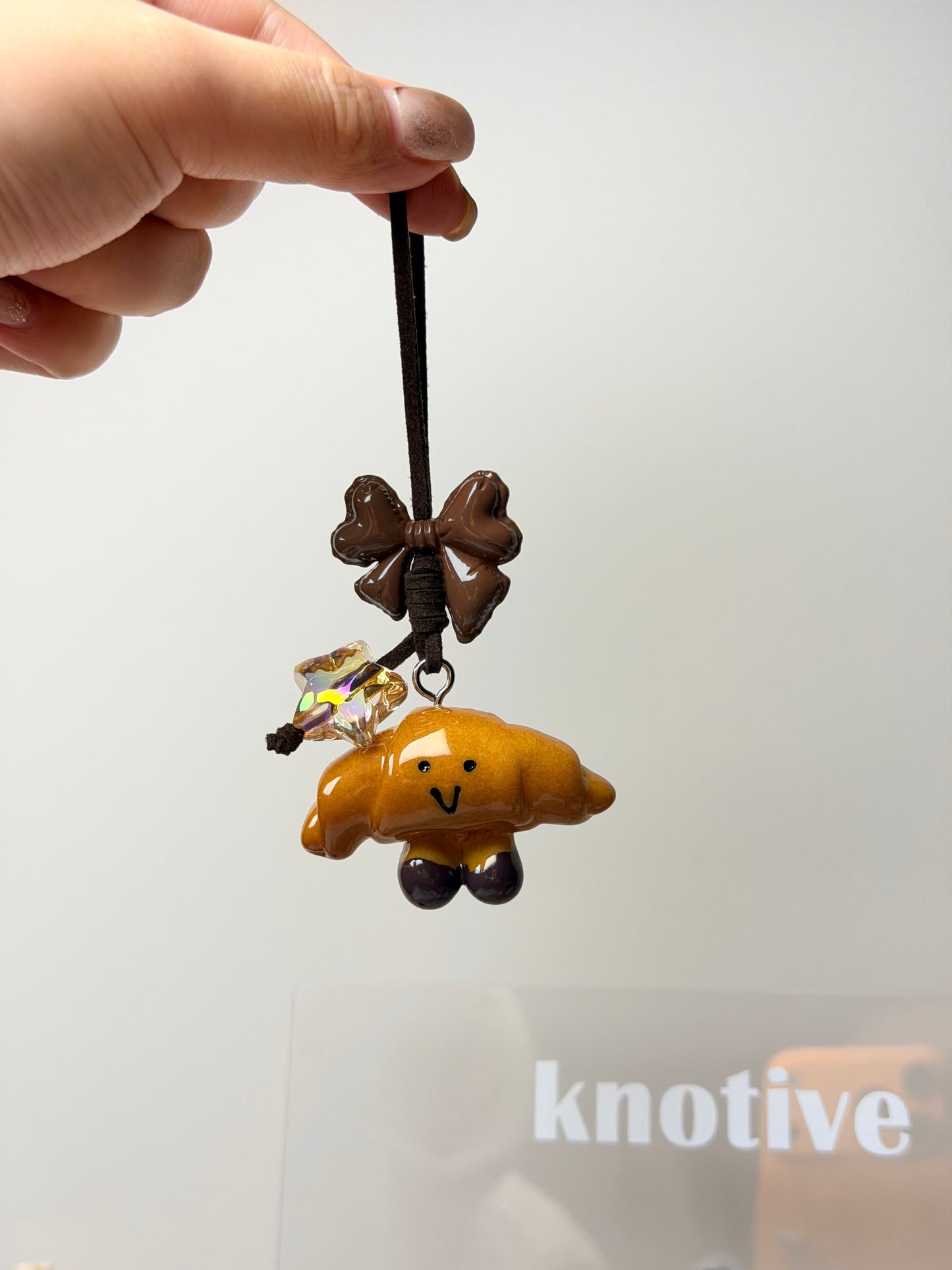 Adorable Croissant Strap｜Knotive