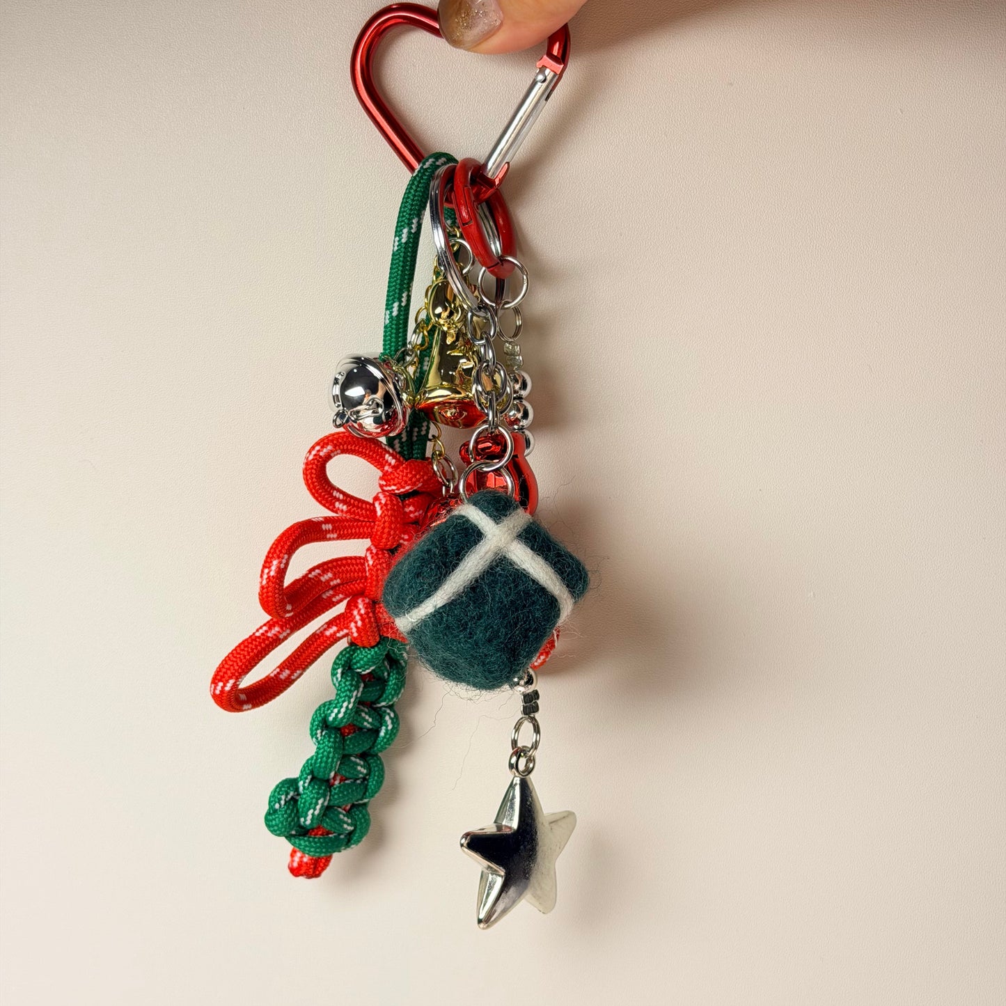 Christmas Gift Bag Charm | Knotive