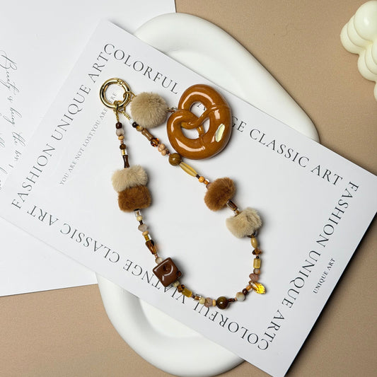 Caramel Cozy Phone Strap｜Knotive